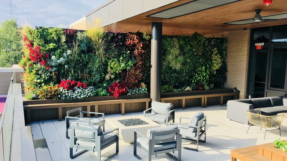 Outdoor Living Wall - 3Up Rooftop Bar