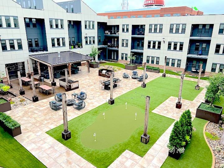 Outdoor Plantscape at Railyard Apartments
